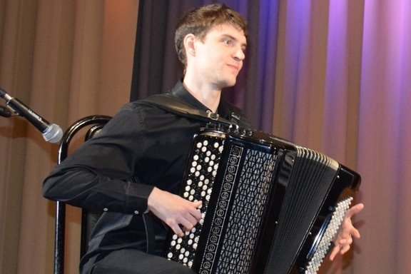 &Vcy;&iecy;&chcy;&iecy;&rcy; &bcy;&acy;&yacy;&ncy;&ncy;&ocy;&jcy; &mcy;&ucy;&zcy;&ycy;&kcy;&icy;