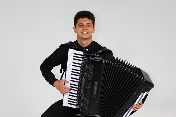 &Vcy;&iecy;&chcy;&iecy;&rcy; &bcy;&acy;&yacy;&ncy;&ncy;&ocy;&jcy; &mcy;&ucy;&zcy;&ycy;&kcy;&icy;