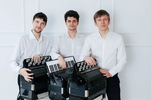 &Vcy;&iecy;&chcy;&iecy;&rcy; &bcy;&acy;&yacy;&ncy;&ncy;&ocy;&jcy; &mcy;&ucy;&zcy;&ycy;&kcy;&icy;