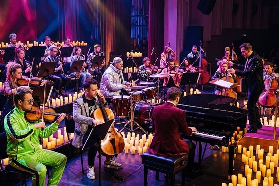 &Ocy;&rcy;&kcy;&iecy;&scy;&tcy;&rcy; &pcy;&rcy;&icy; &scy;&vcy;&iecy;&chcy;&acy;&khcy; - &Acy;&ucy;&rcy;&acy; &SHcy;&ocy;&ucy;&period; &Scy;&ucy;&pcy;&iecy;&rcy;&khcy;&icy;&tcy;&ycy; 90-&khcy;&period; &Mcy;&acy;&gcy;&ncy;&icy;&tcy;&ocy;&gcy;&ocy;&rcy;&scy;&kcy;