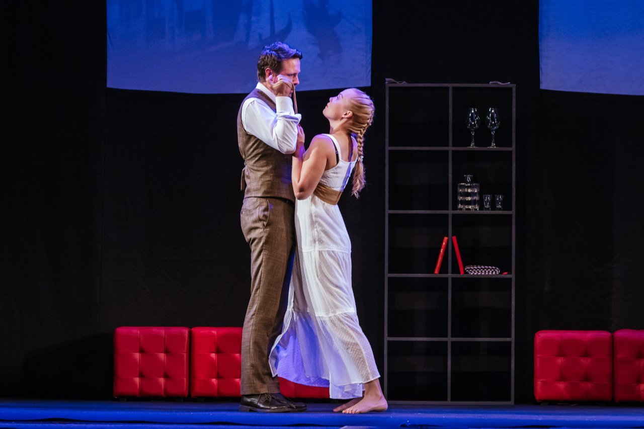 Петерборлық жезөкшелермен порно