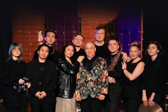 &Scy;&ocy;&lcy;&icy;&scy;&tcy;&ycy; &pcy;&ocy;&dcy; &shcy;&ucy;&bcy;&ocy;&jcy;